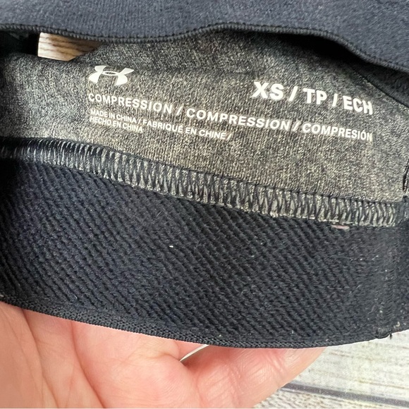 Under Armour Gray Padded Workout Racerback Sports Bra Size XS Compression - Picture 6 of 6